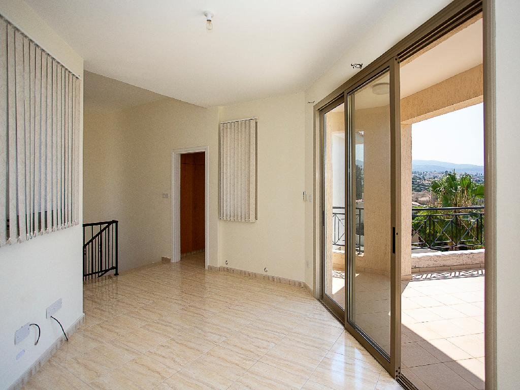 Three‑Bedroom Villa in Pegeia