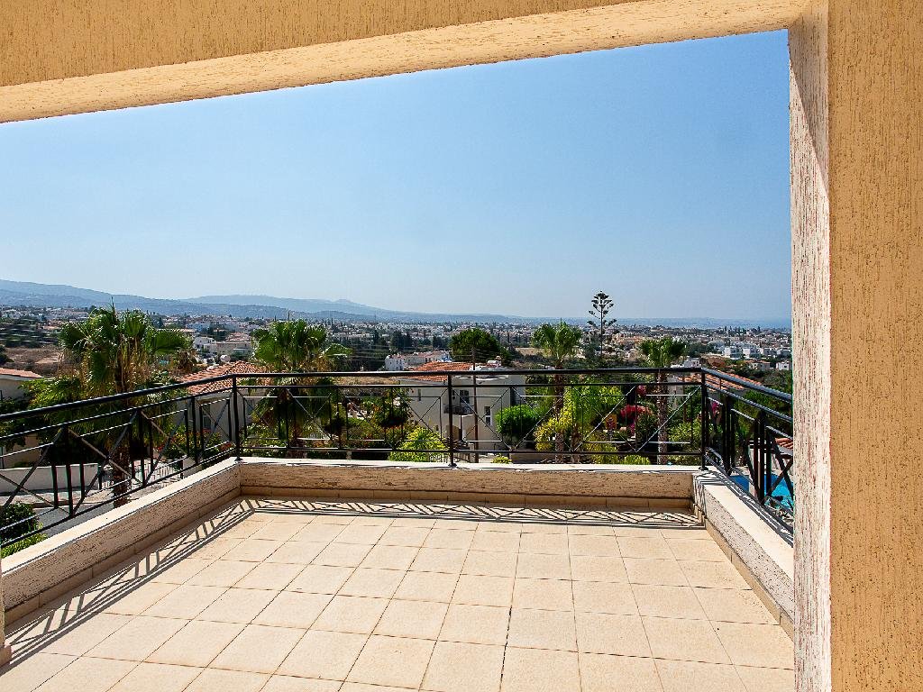 Three‑Bedroom Villa in Pegeia