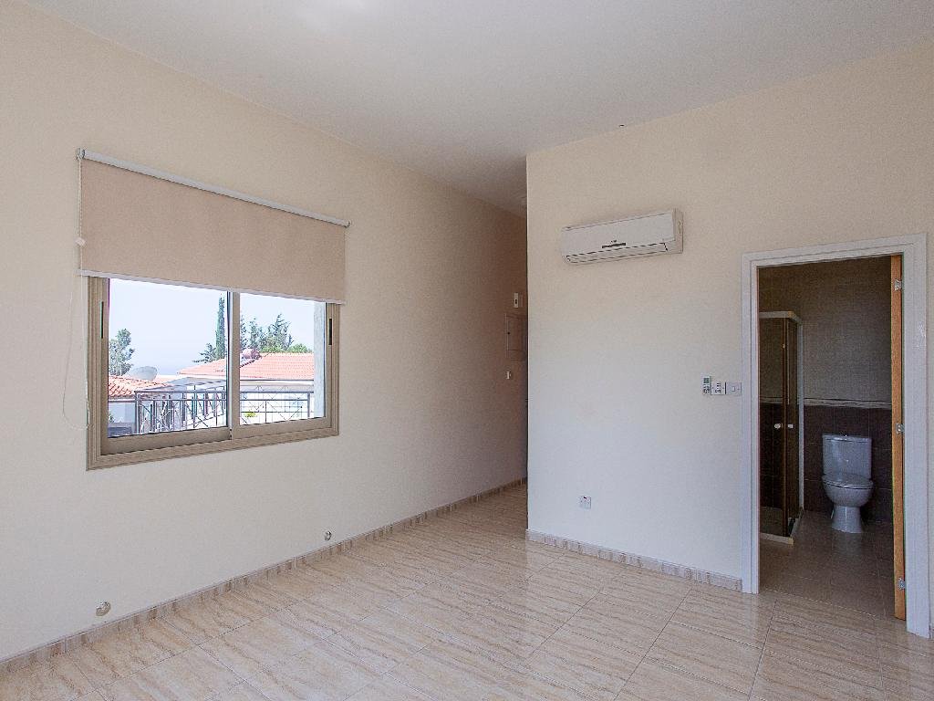 Three‑Bedroom Villa in Pegeia
