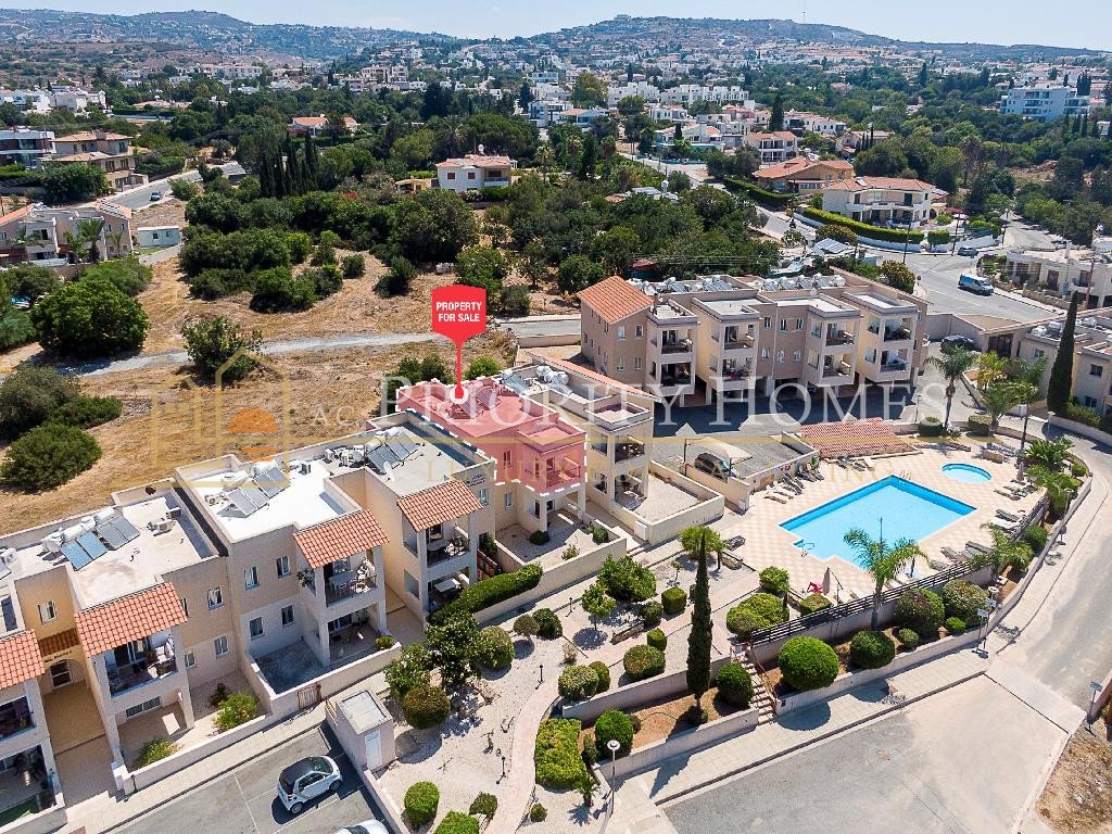 Two-Bed Two Bathroom Apartment in Konia, Paphos