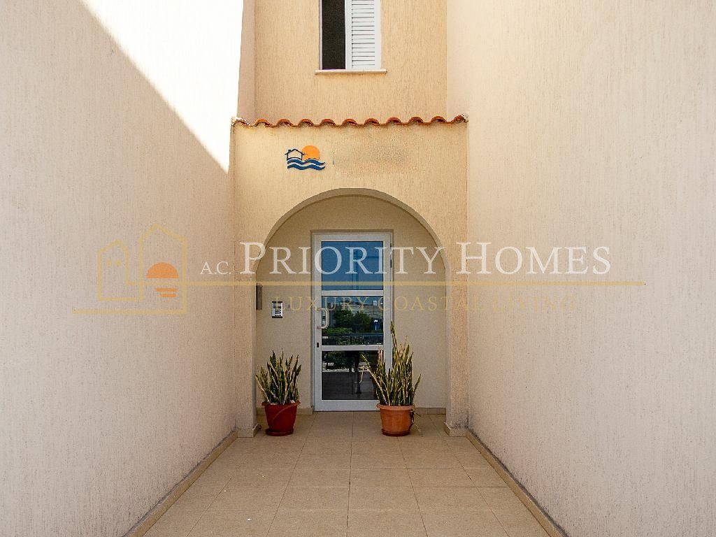 Two-Bed Two Bathroom Apartment in Konia, Paphos