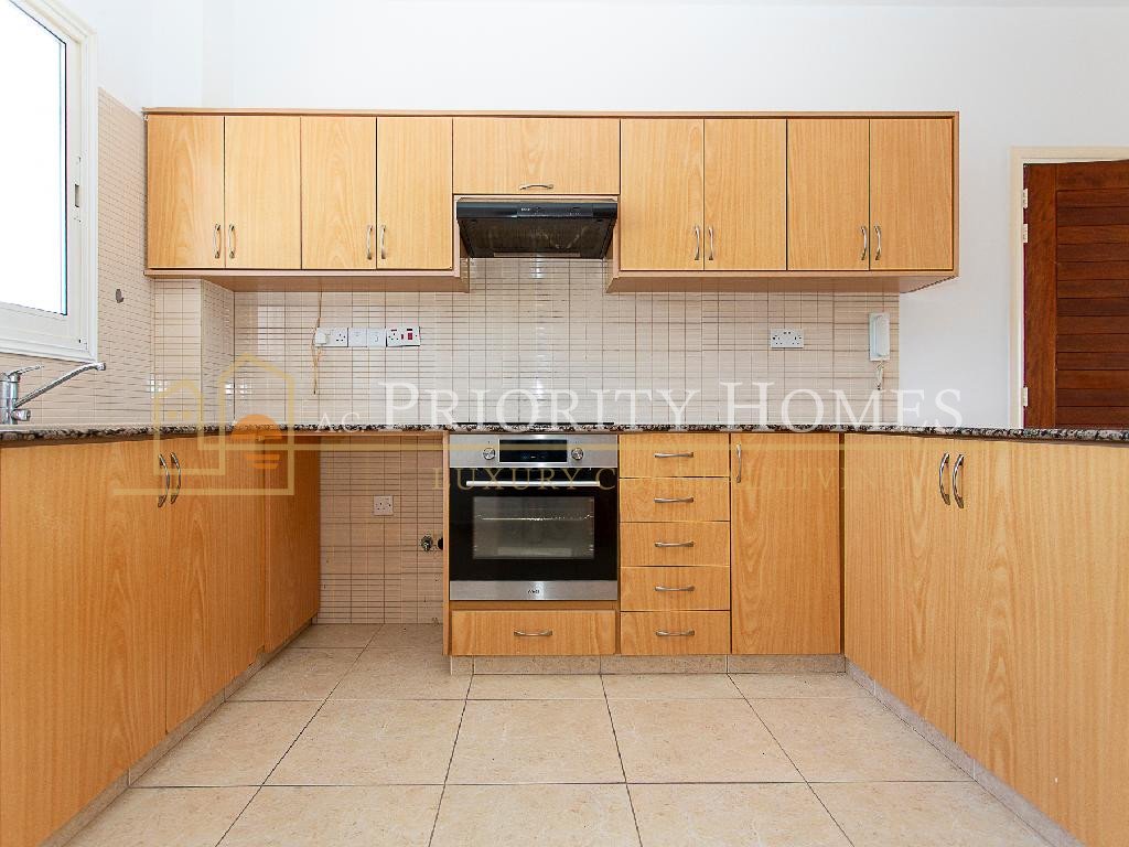 Two-Bed Two Bathroom Apartment in Konia, Paphos