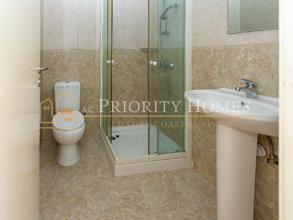 Two-Bed Two Bathroom Apartment in Konia, Paphos