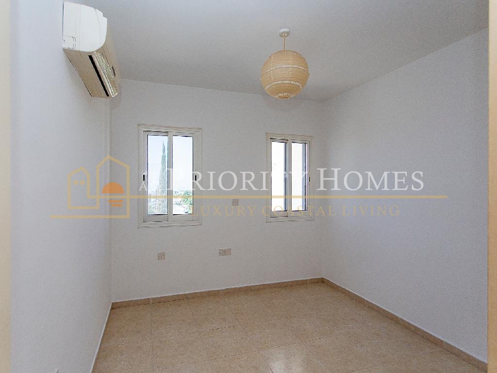 Two-Bed Two Bathroom Apartment in Konia, Paphos