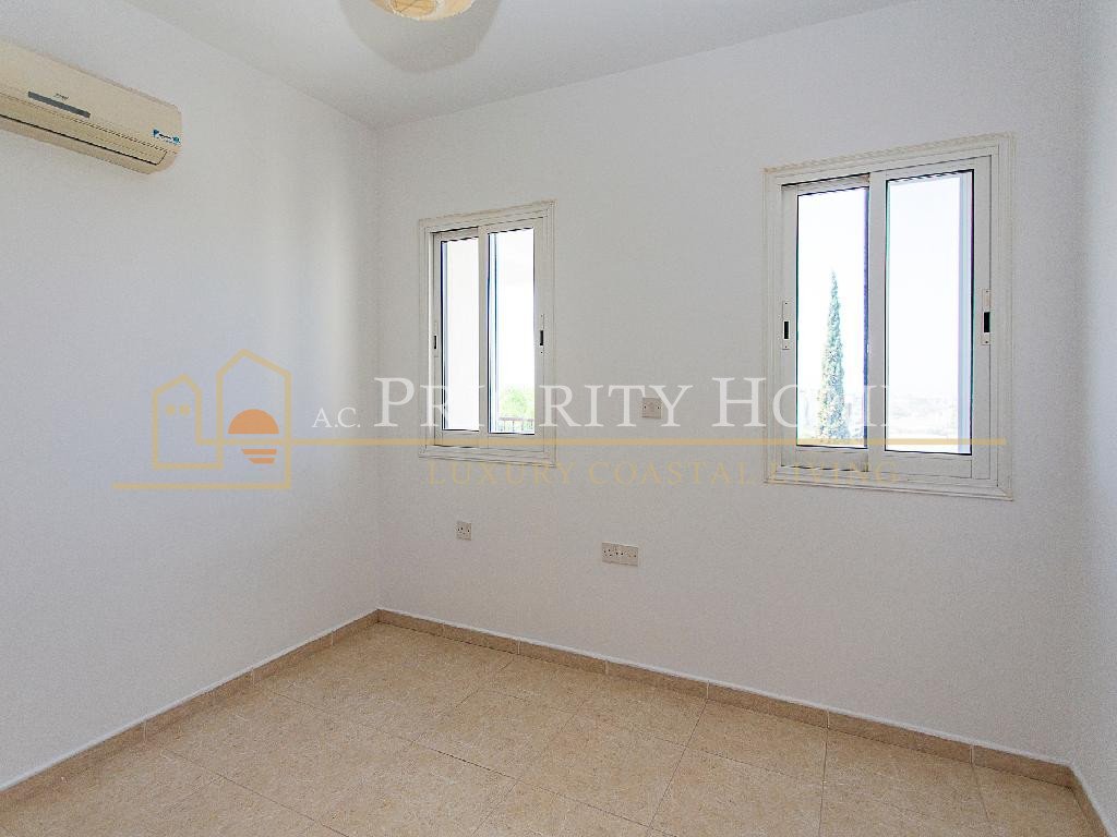 Two-Bed Two Bathroom Apartment in Konia, Paphos