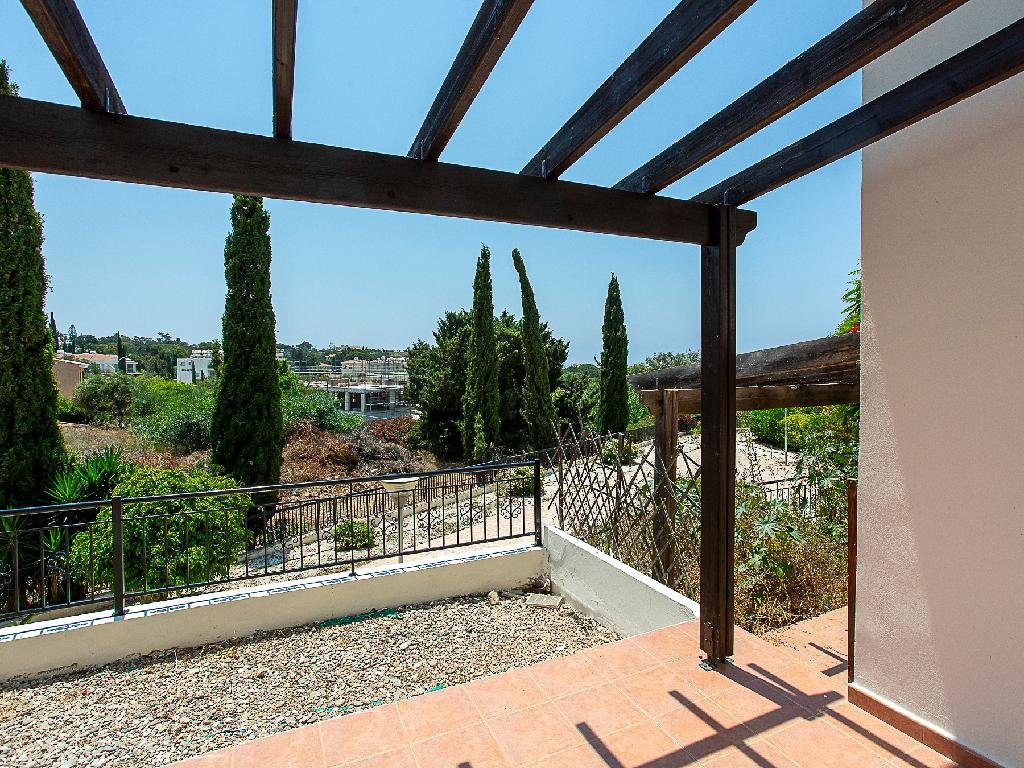 Two‑Bedroom Town House in Chloraka