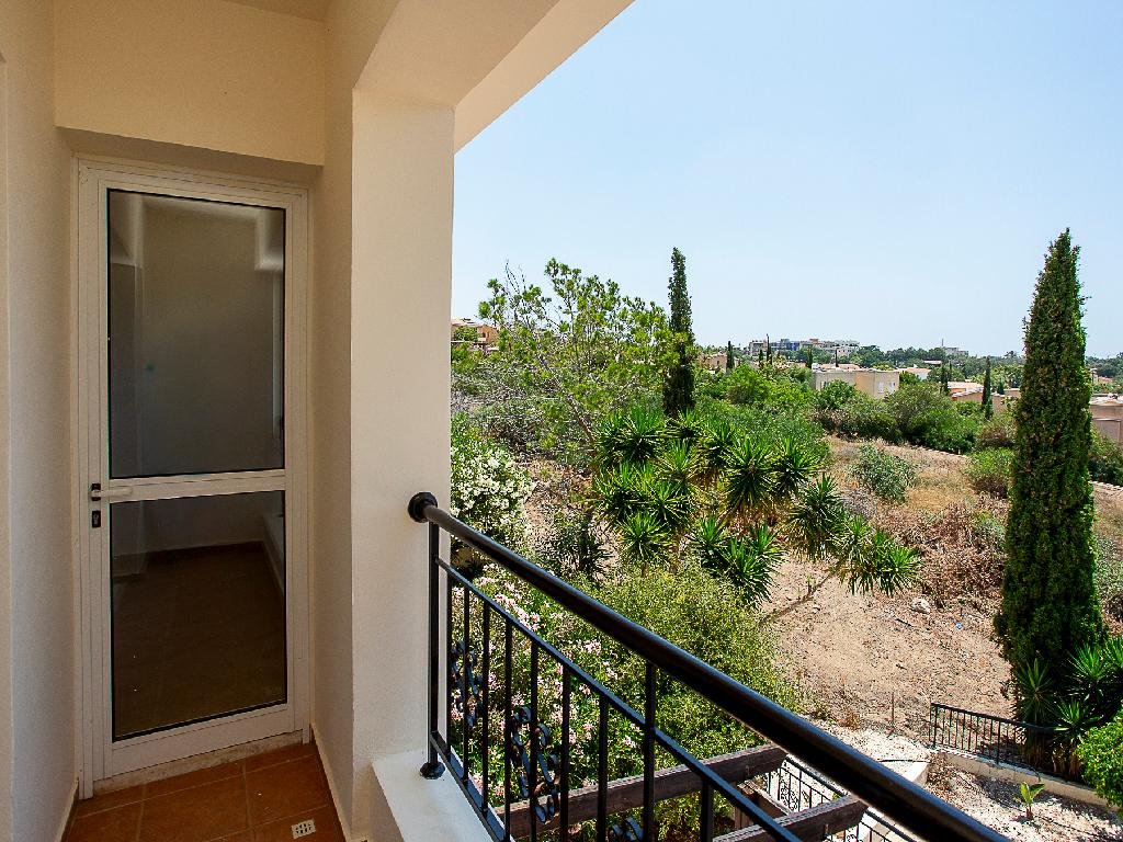 Two‑Bedroom Town House in Chloraka