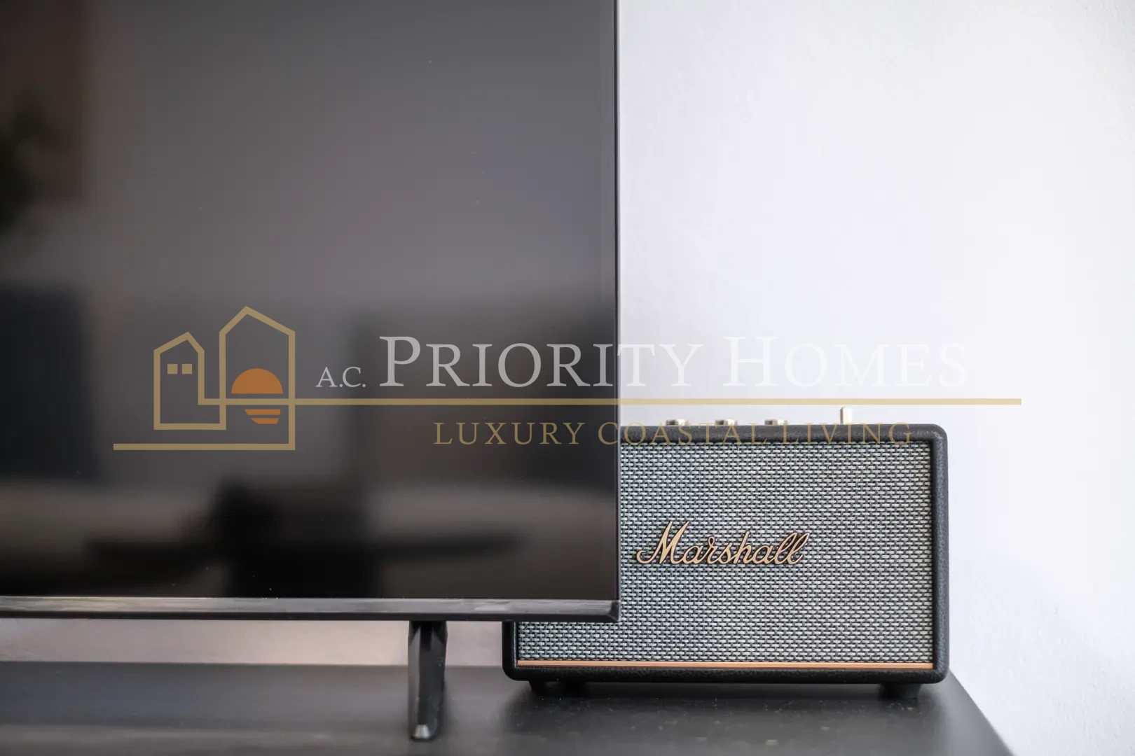 Fully Furnished Two-Bedroom Apartment for Rent in Universal