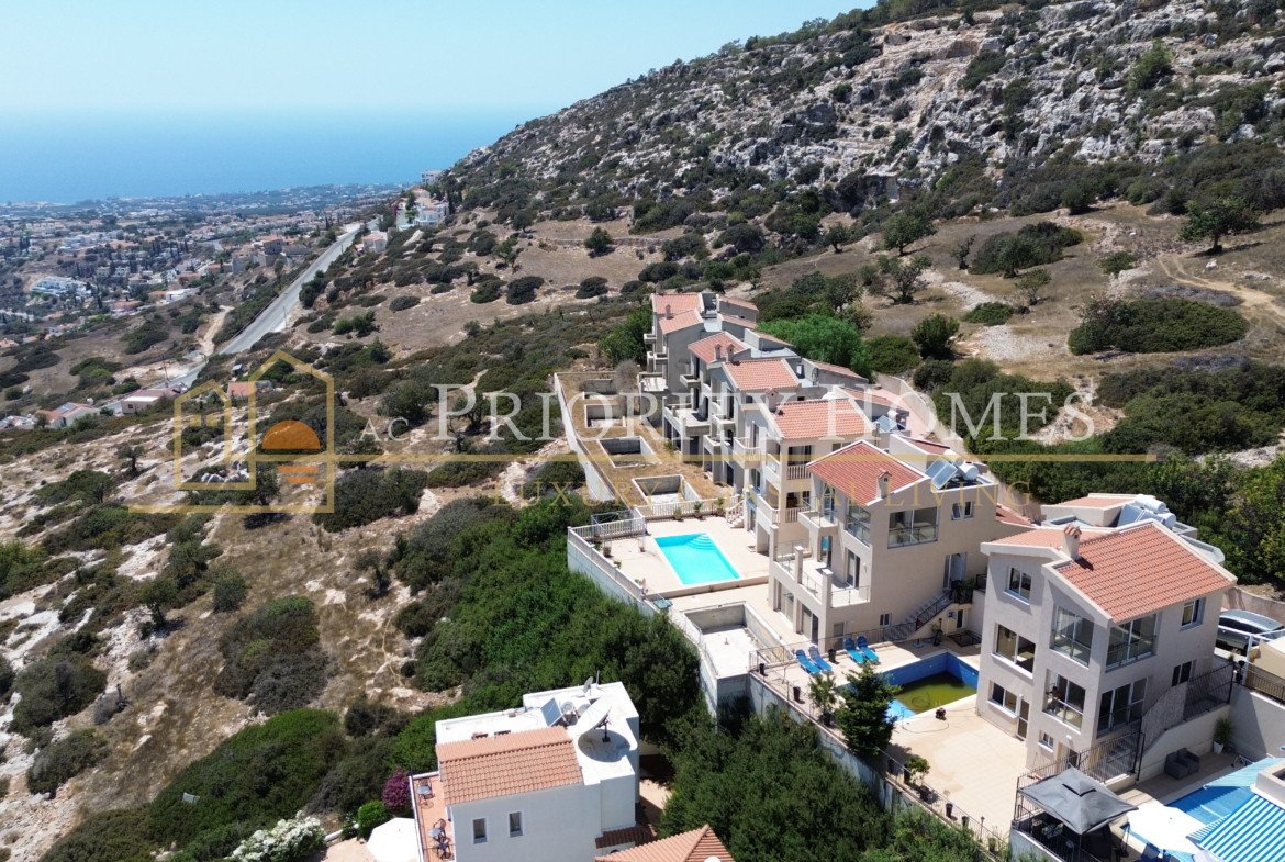 Five-Bedroom Villas with Panoramic Sea Views in Pegeia
