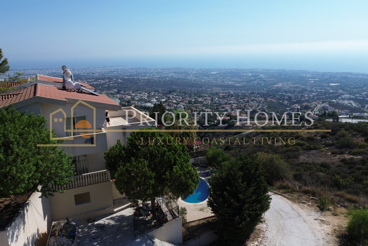 Luxury Five-Bedroom Villa with Sea Views in Tala, Paphos