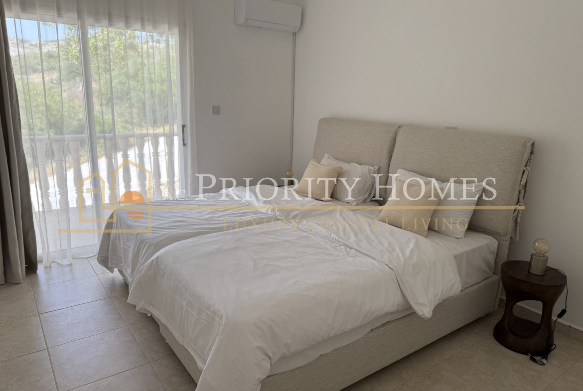 Luxury Five-Bedroom Villa with Sea Views in Tala, Paphos