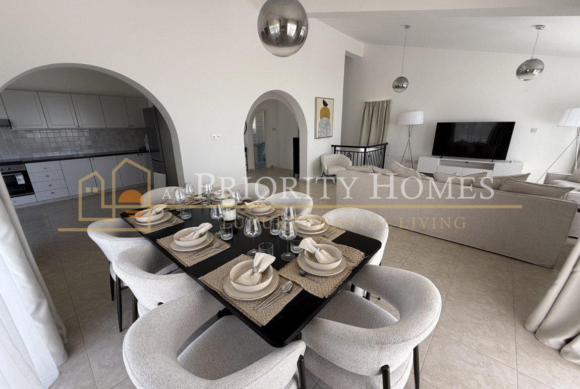 Luxury Five-Bedroom Villa with Sea Views in Tala, Paphos