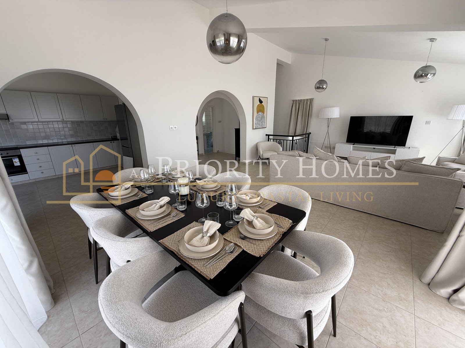 Luxury Five-Bedroom Villa with Sea Views in Tala, Paphos