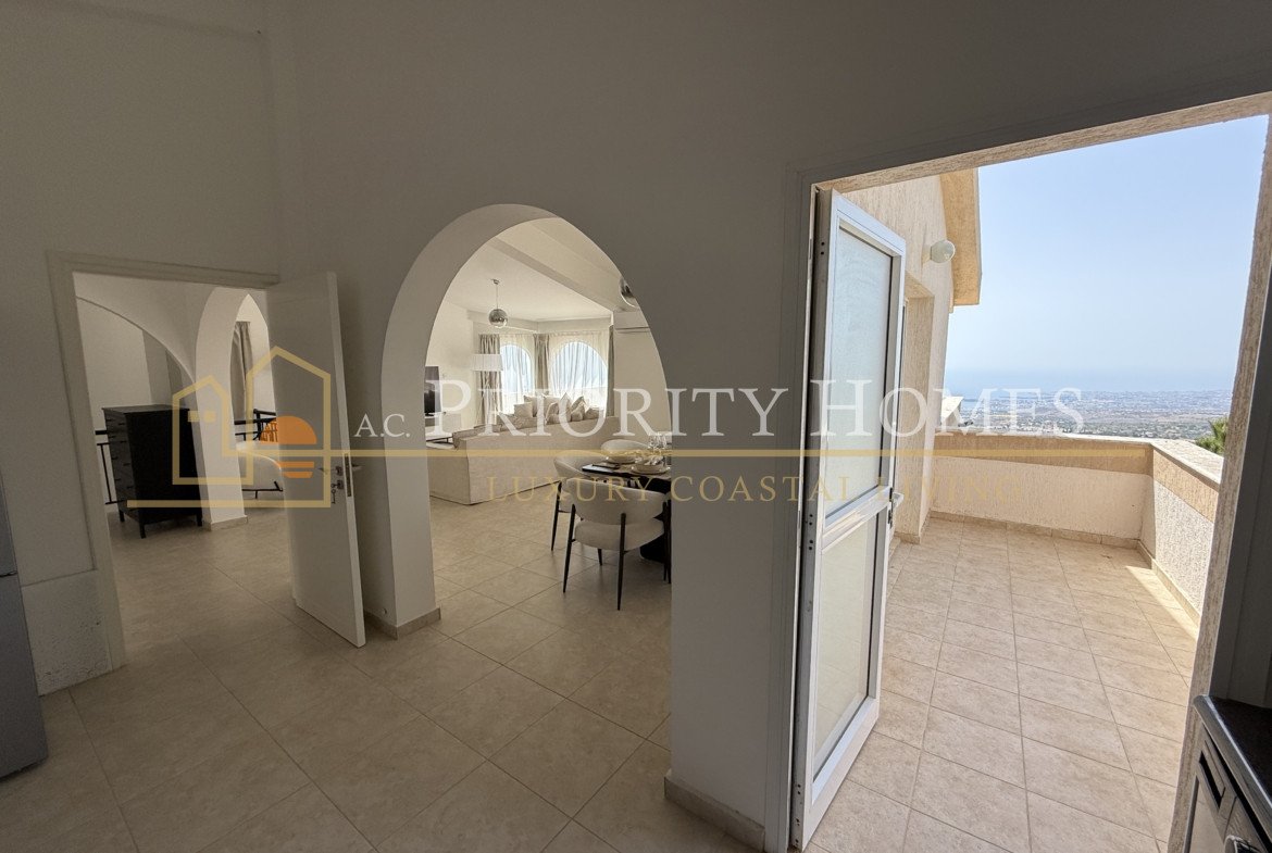 Luxury Five-Bedroom Villa with Sea Views in Tala, Paphos