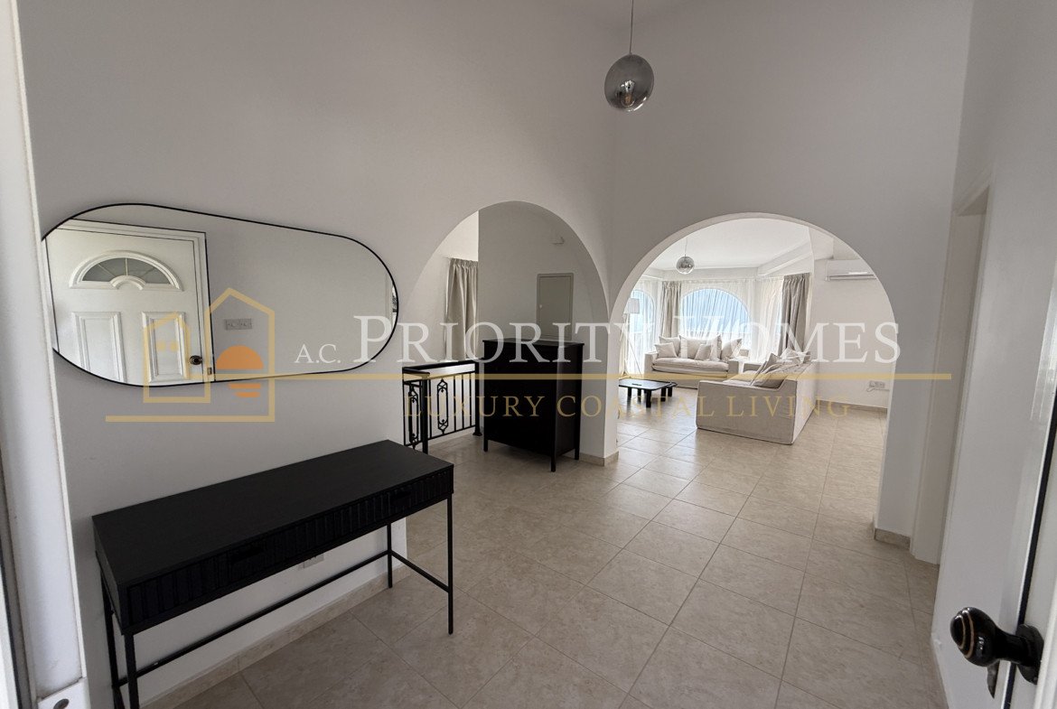 Luxury Five-Bedroom Villa with Sea Views in Tala, Paphos