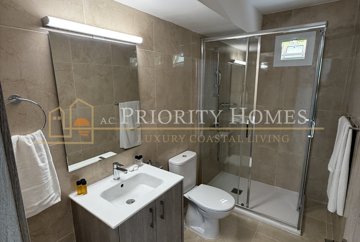 Luxury Five-Bedroom Villa with Sea Views in Tala, Paphos