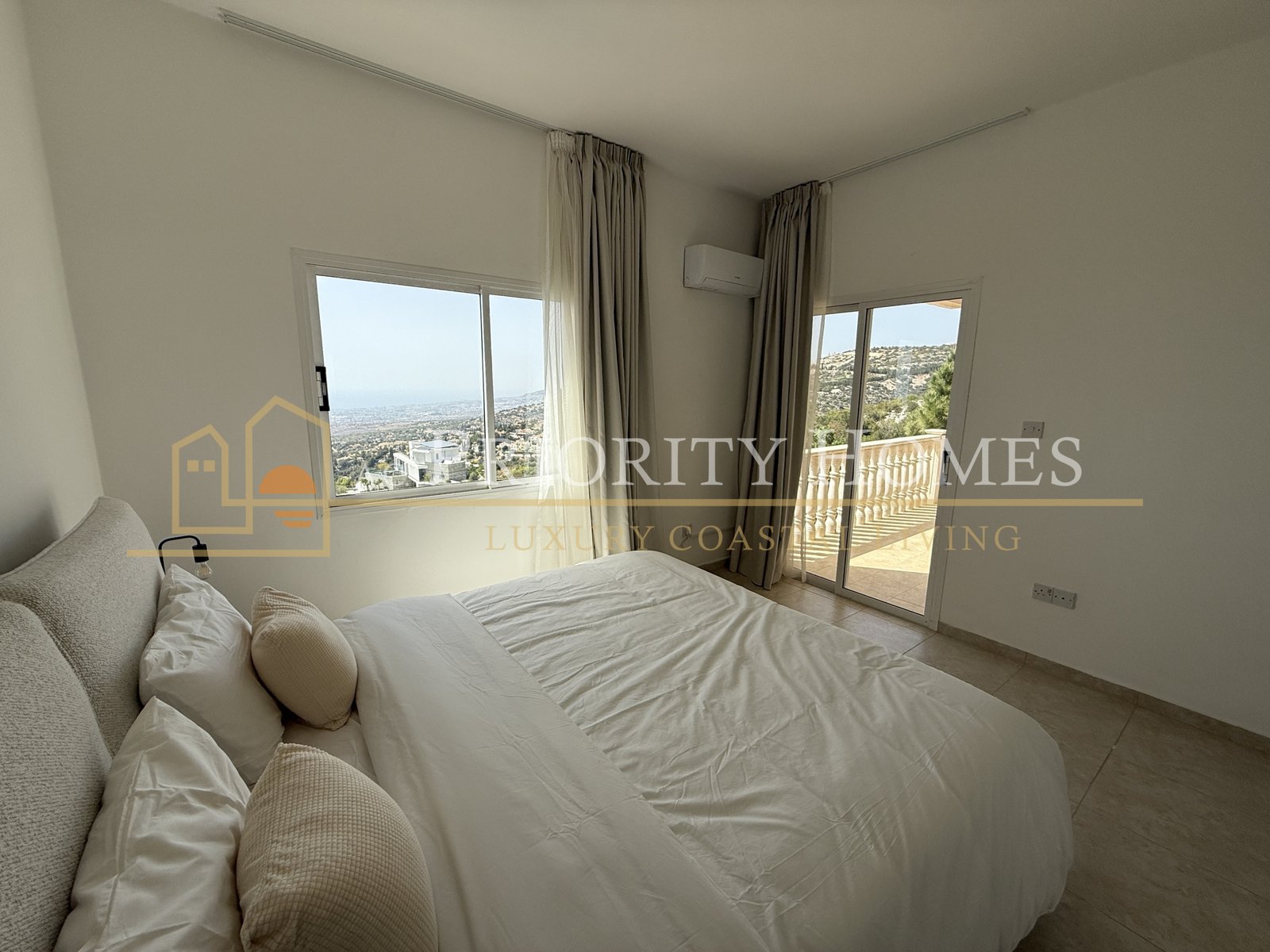 Luxury Five-Bedroom Villa with Sea Views in Tala, Paphos