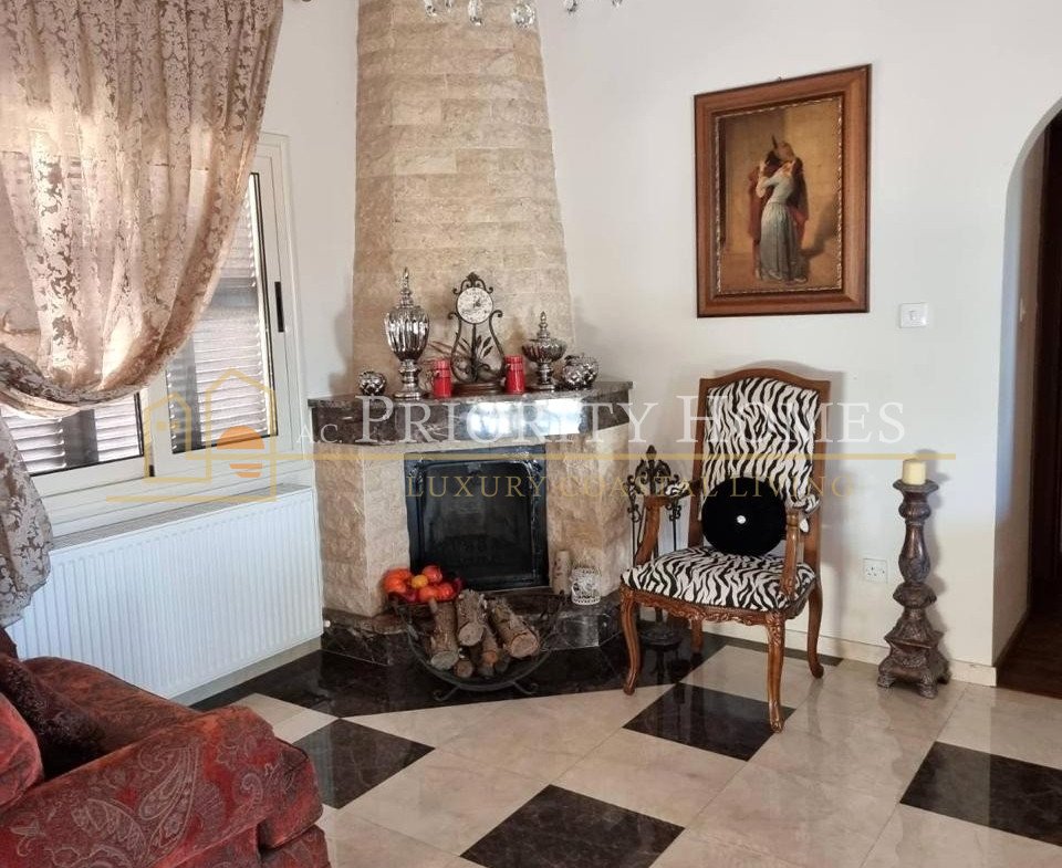 Three-Bedroom Bungalow in Quiet Tala Cul-de-Sac