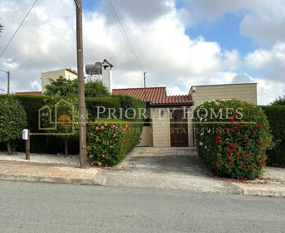 Three-Bedroom Bungalow in Quiet Tala Cul-de-Sac