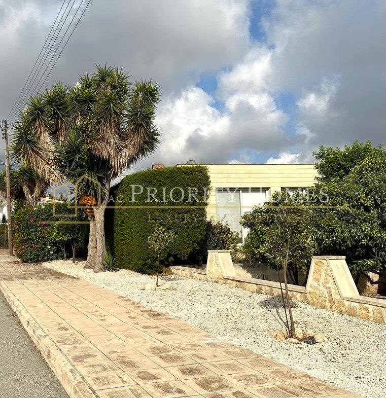 Three-Bedroom Bungalow in Quiet Tala Cul-de-Sac