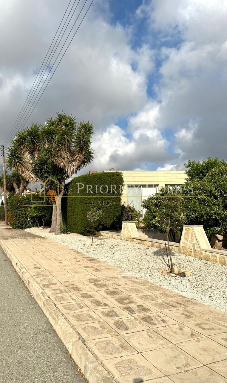 Three-Bedroom Bungalow in Quiet Tala Cul-de-Sac