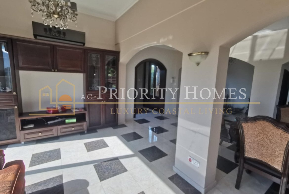 Three-Bedroom Bungalow in Quiet Tala Cul-de-Sac