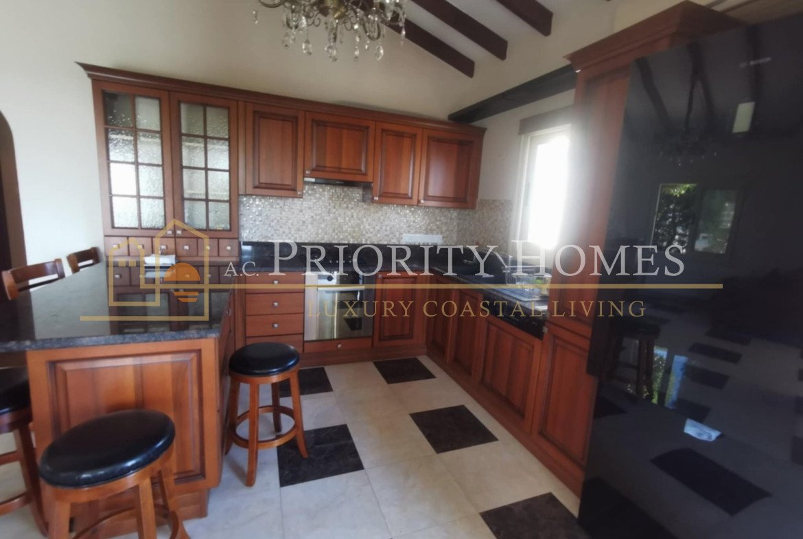 Three-Bedroom Bungalow in Quiet Tala Cul-de-Sac