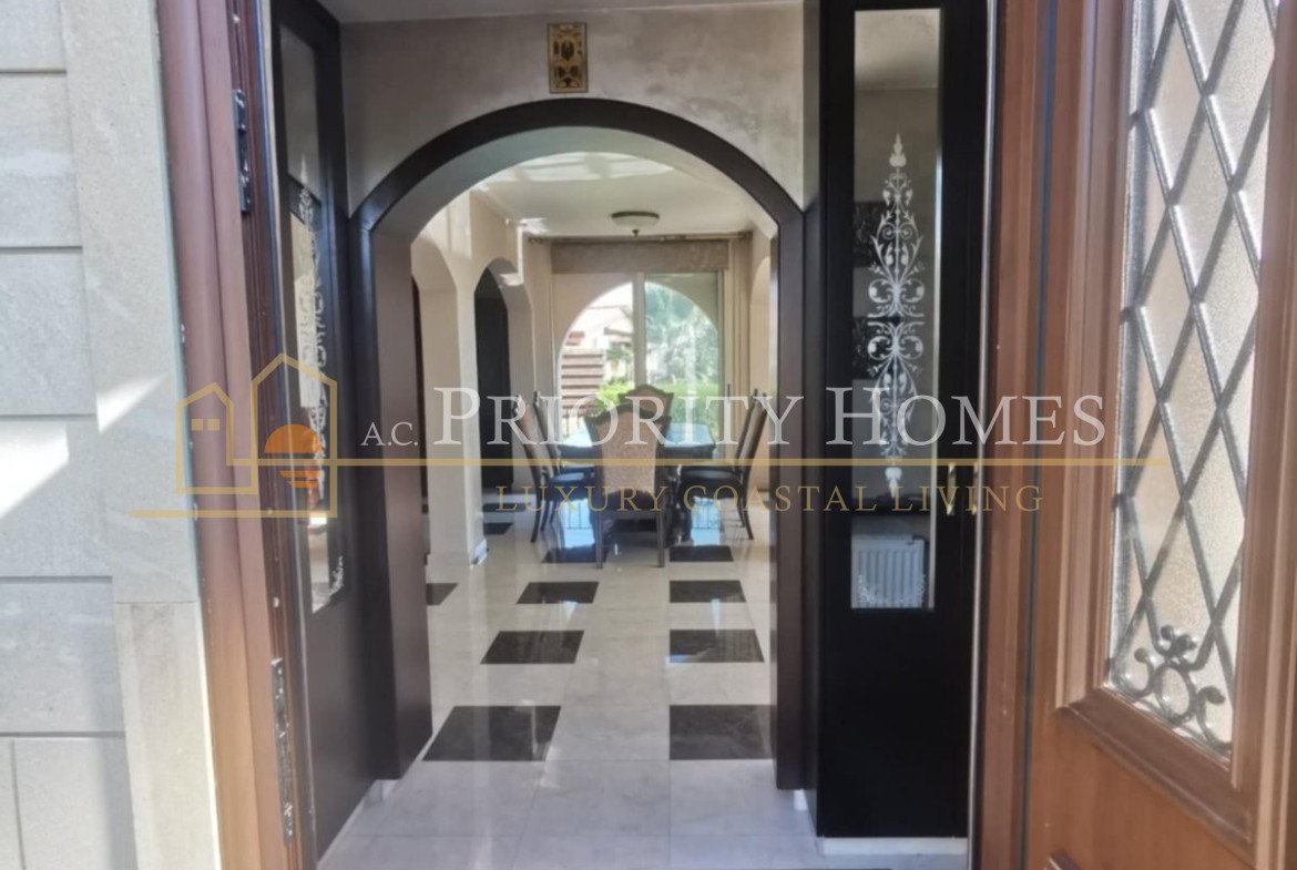 Three-Bedroom Bungalow in Quiet Tala Cul-de-Sac