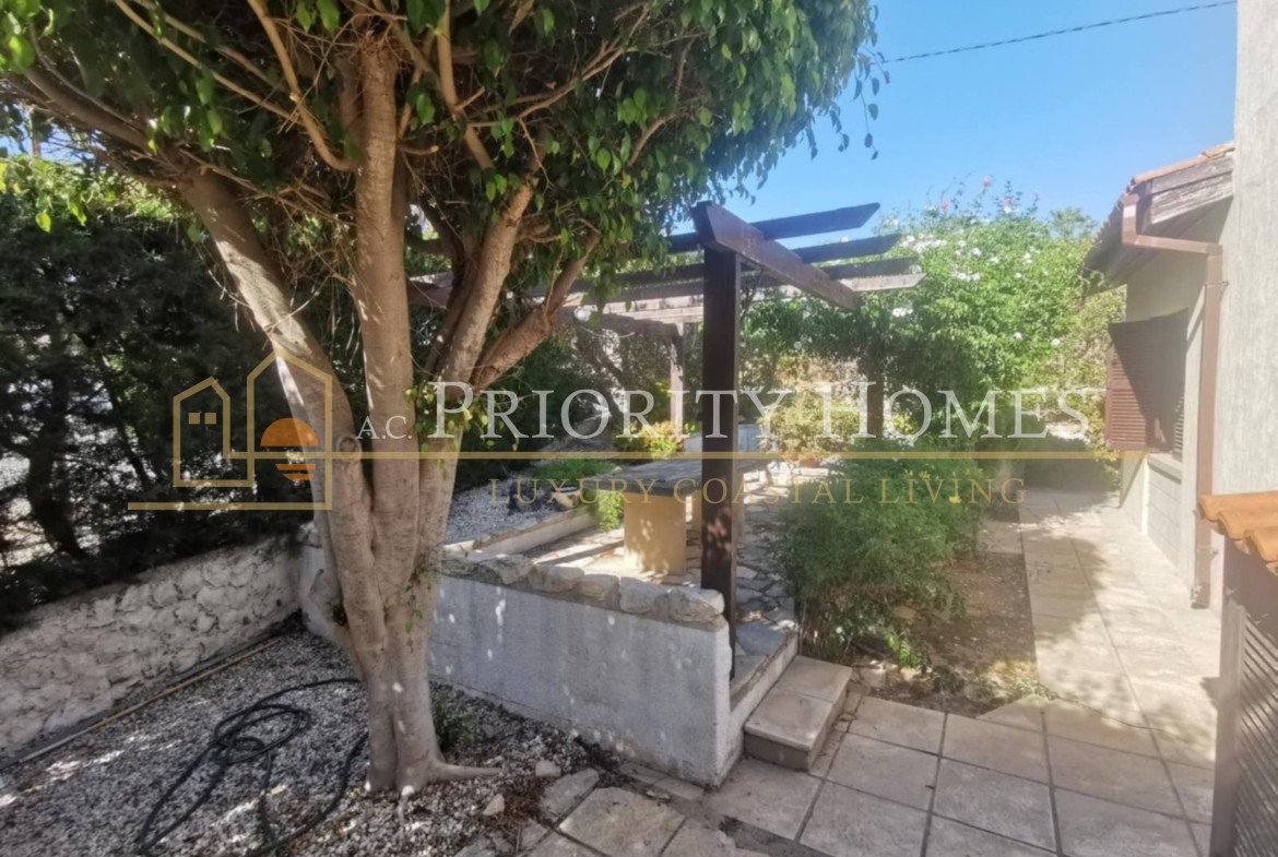 Three-Bedroom Bungalow in Quiet Tala Cul-de-Sac
