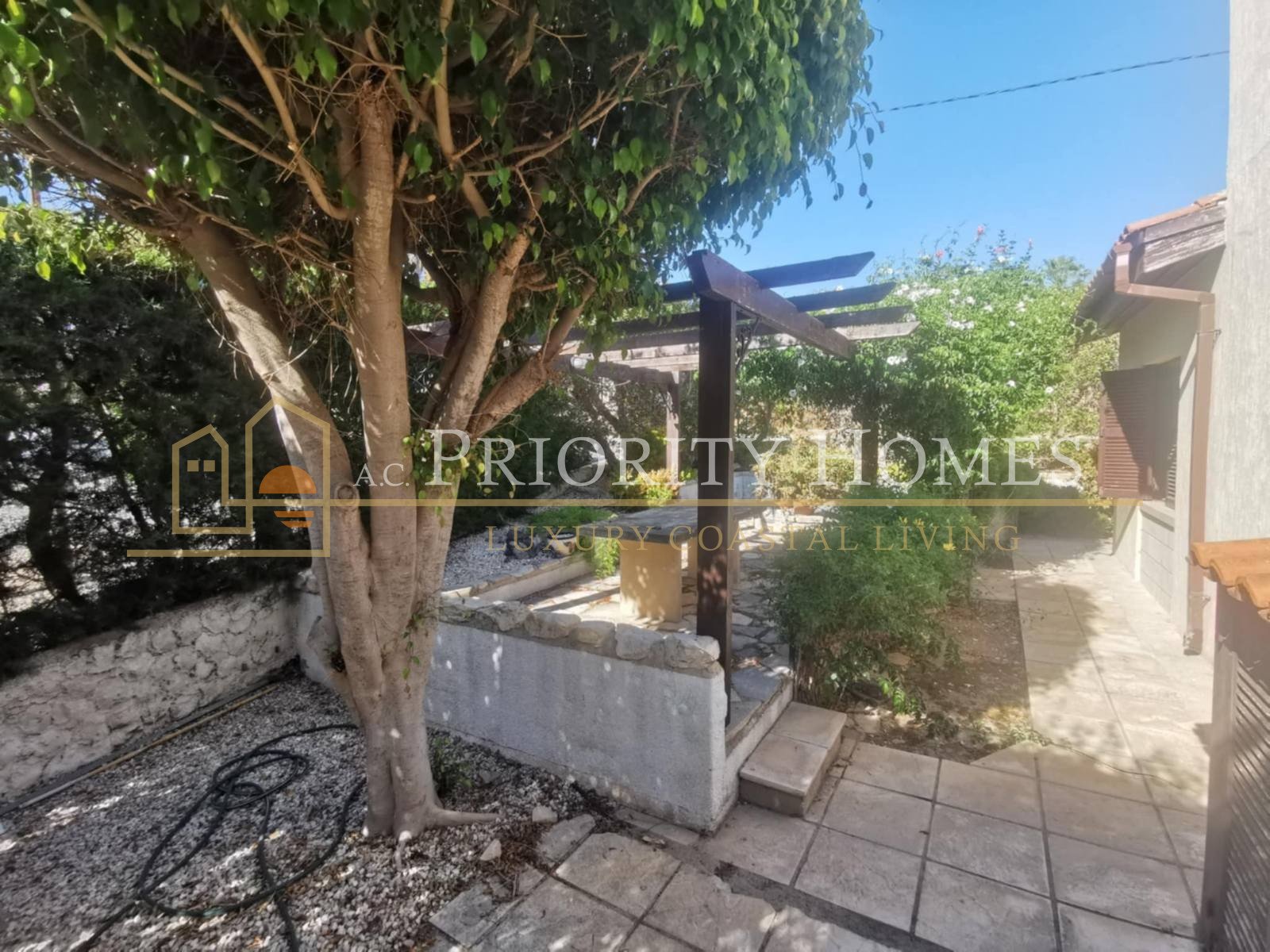 Three-Bedroom Bungalow in Quiet Tala Cul-de-Sac