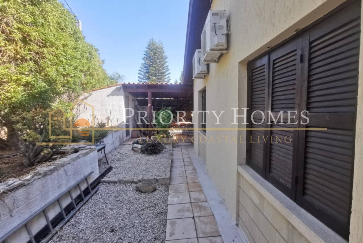 Three-Bedroom Bungalow in Quiet Tala Cul-de-Sac