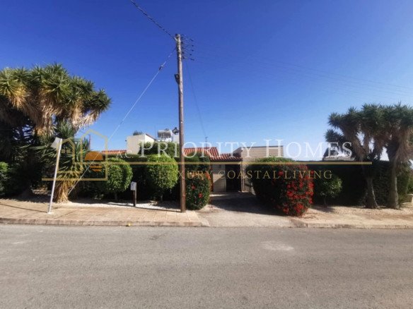 Three-Bedroom Bungalow in Quiet Tala Cul-de-Sac