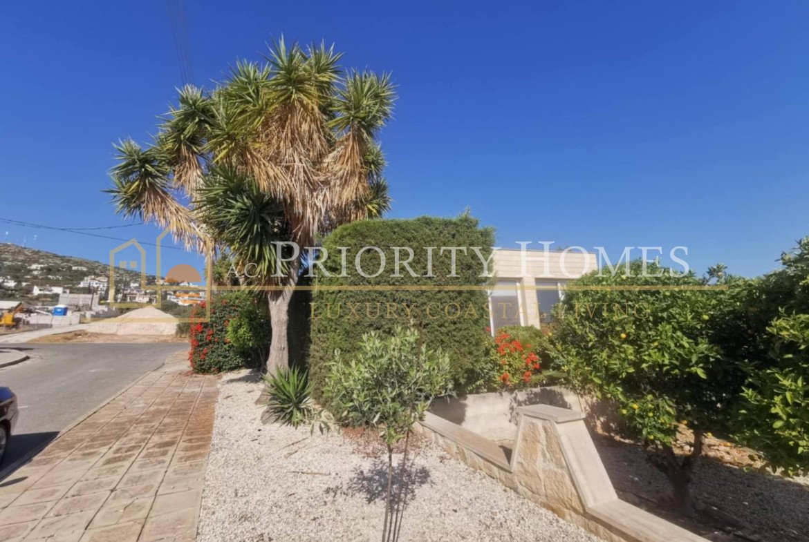 Three-Bedroom Bungalow in Quiet Tala Cul-de-Sac