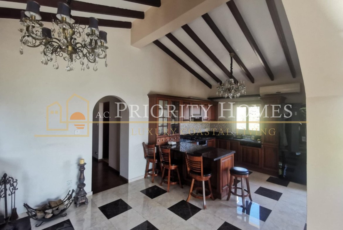 Three-Bedroom Bungalow in Quiet Tala Cul-de-Sac