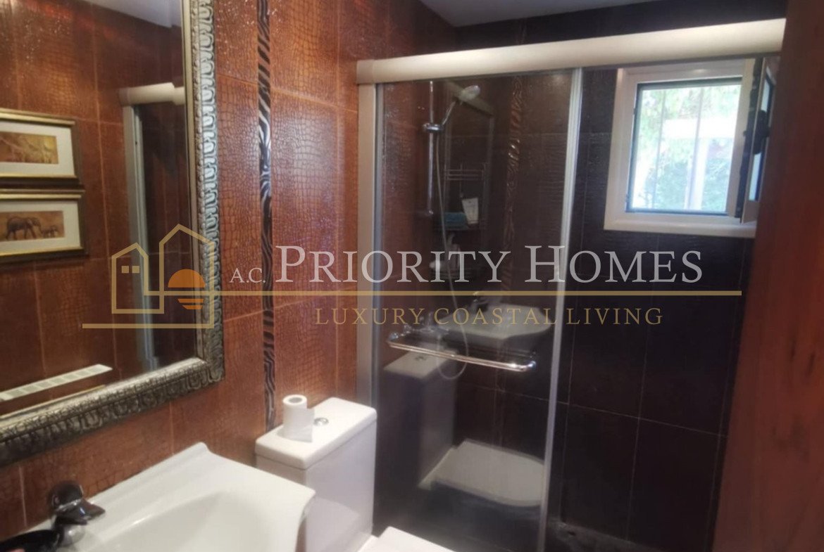 Three-Bedroom Bungalow in Quiet Tala Cul-de-Sac