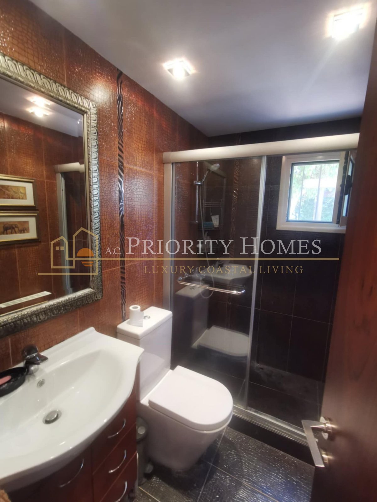 Three-Bedroom Bungalow in Quiet Tala Cul-de-Sac