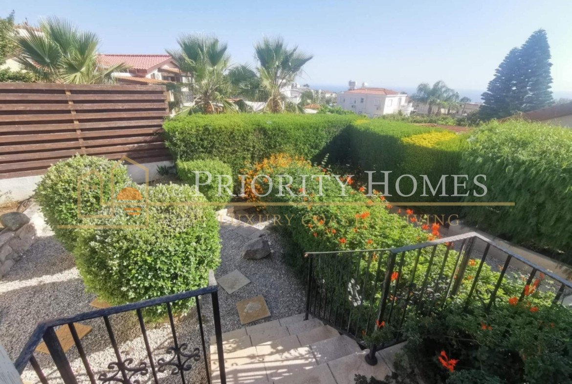 Three-Bedroom Bungalow in Quiet Tala Cul-de-Sac