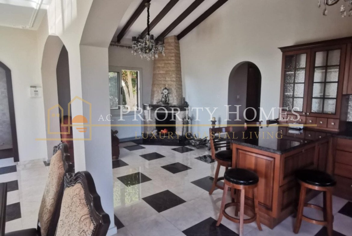 Three-Bedroom Bungalow in Quiet Tala Cul-de-Sac