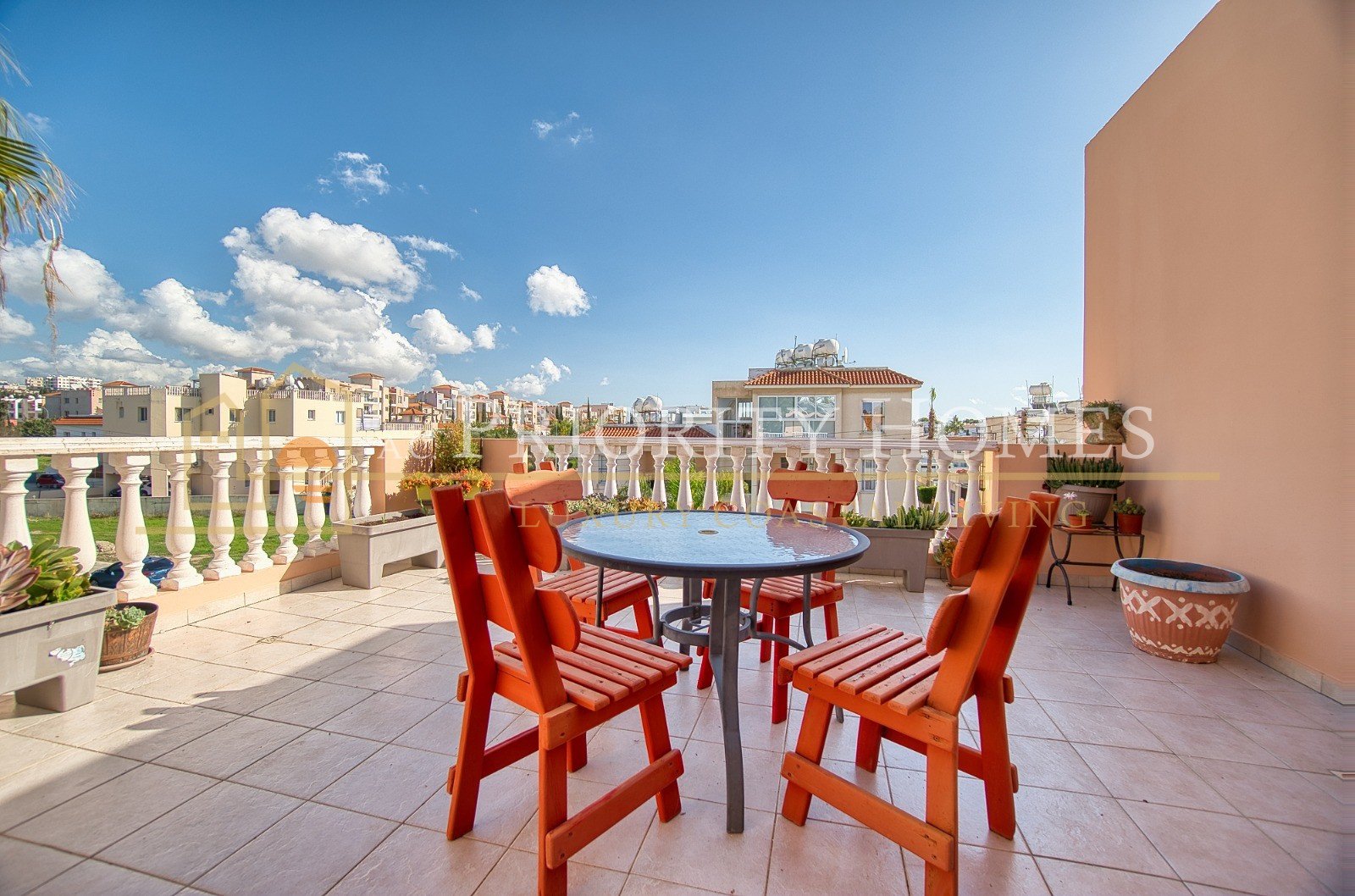 Two-Bedroom Penthouse Apartment in the Heart of Universal