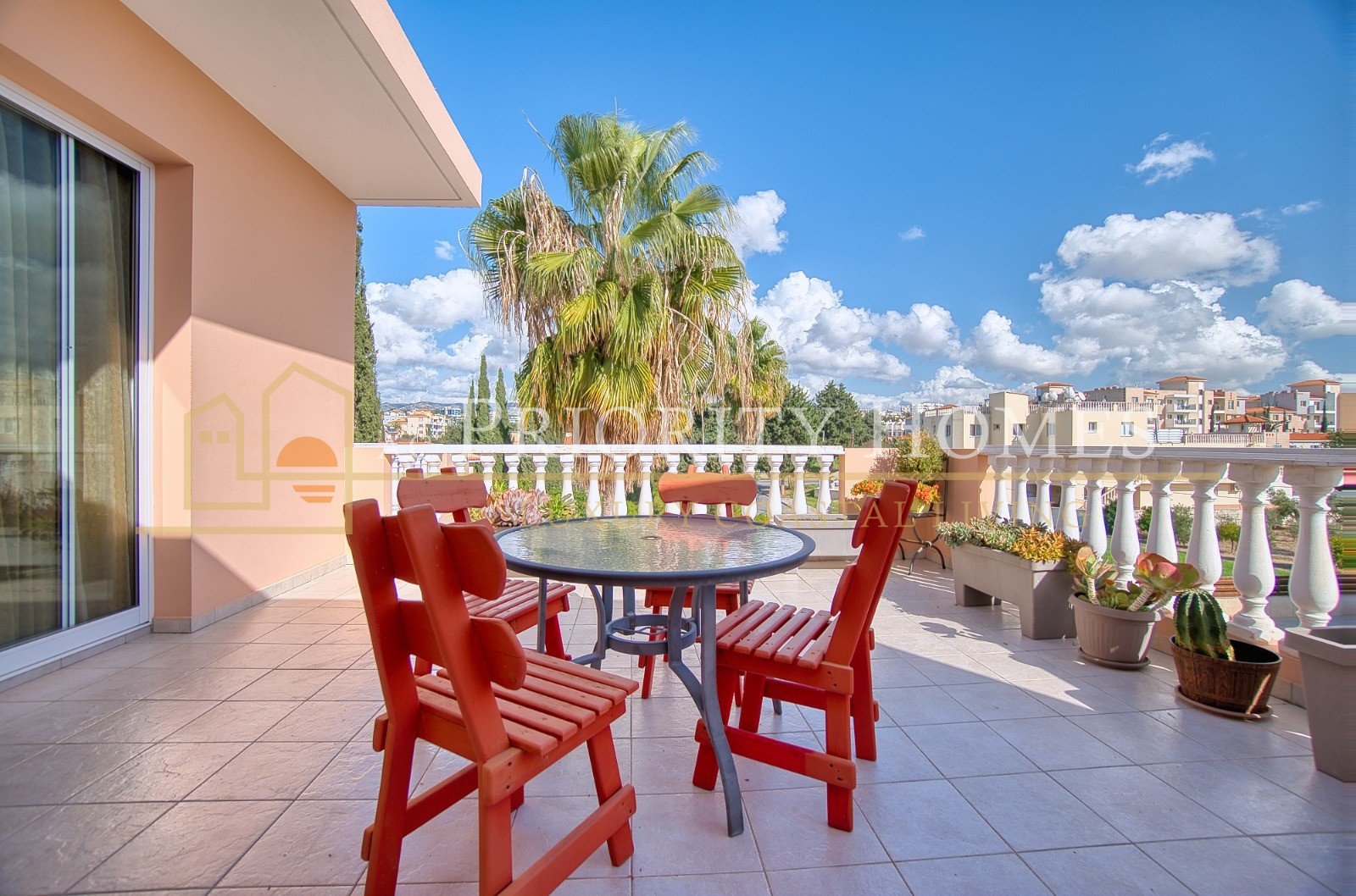 Two-Bedroom Penthouse Apartment in the Heart of Universal