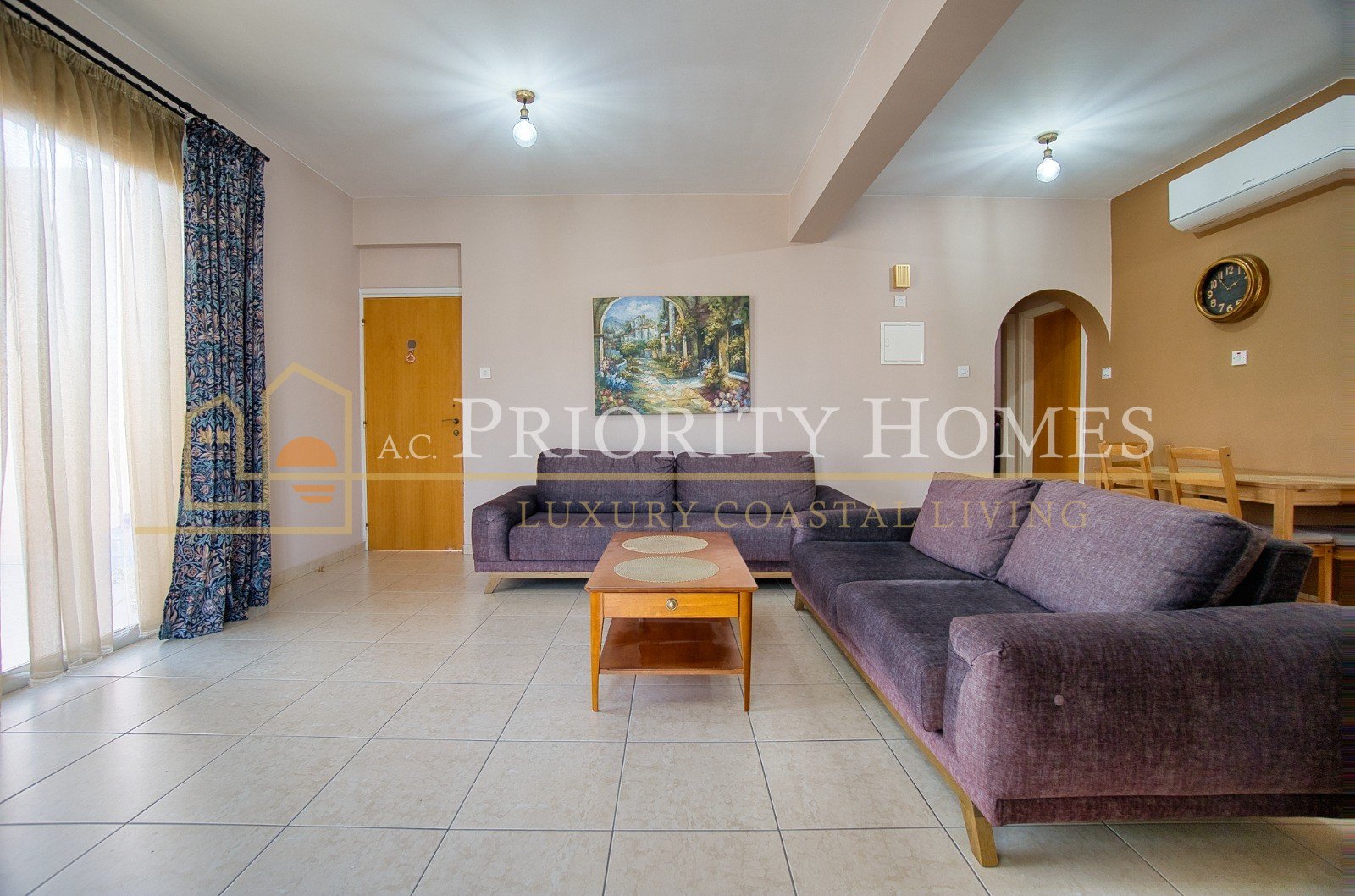 Two-Bedroom Penthouse Apartment in the Heart of Universal