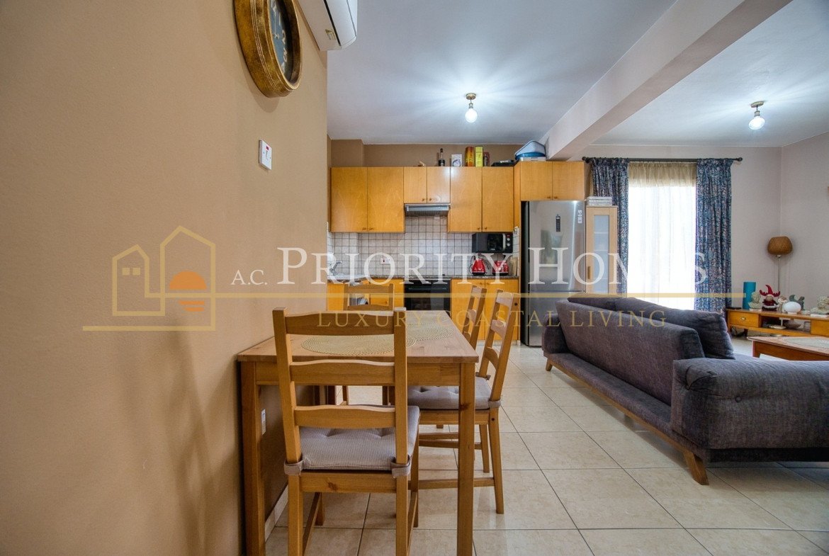 Two-Bedroom Penthouse Apartment in the Heart of Universal