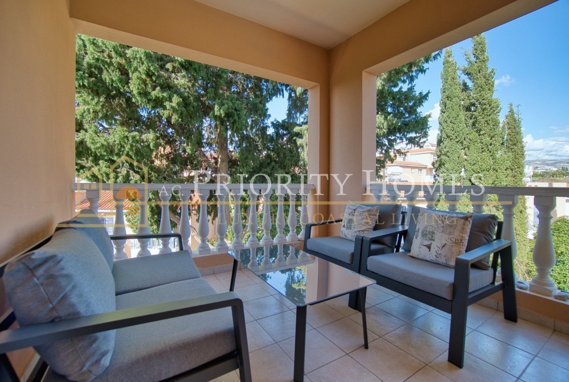 Two-Bedroom Penthouse Apartment in the Heart of Universal