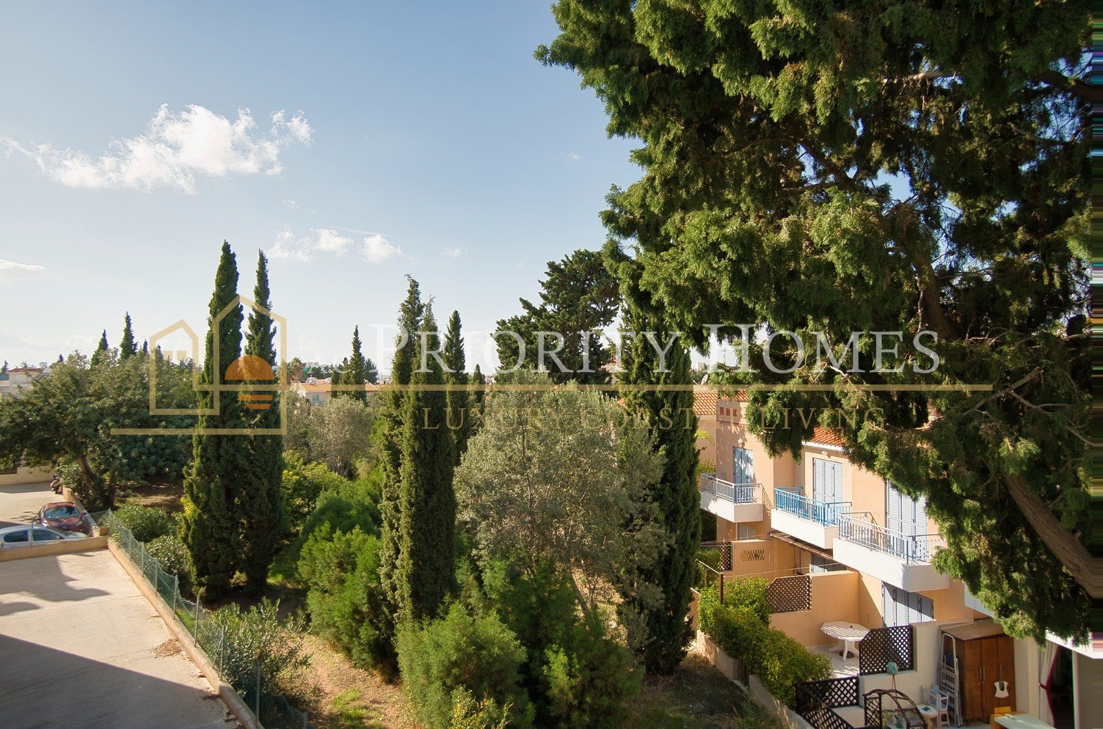Two-Bedroom Penthouse Apartment in the Heart of Universal