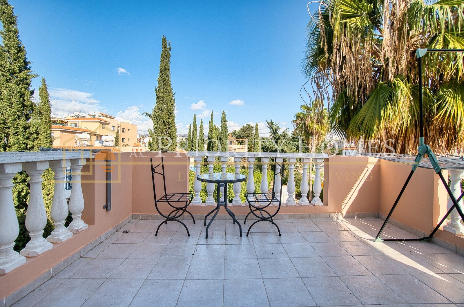 Two-Bedroom Penthouse Apartment in the Heart of Universal