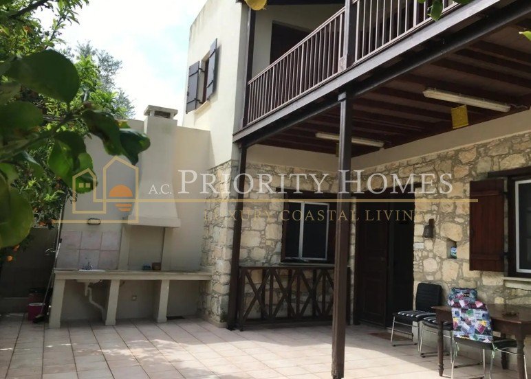 Traditional Village Stone House in Pano Akourdalia, Paphos