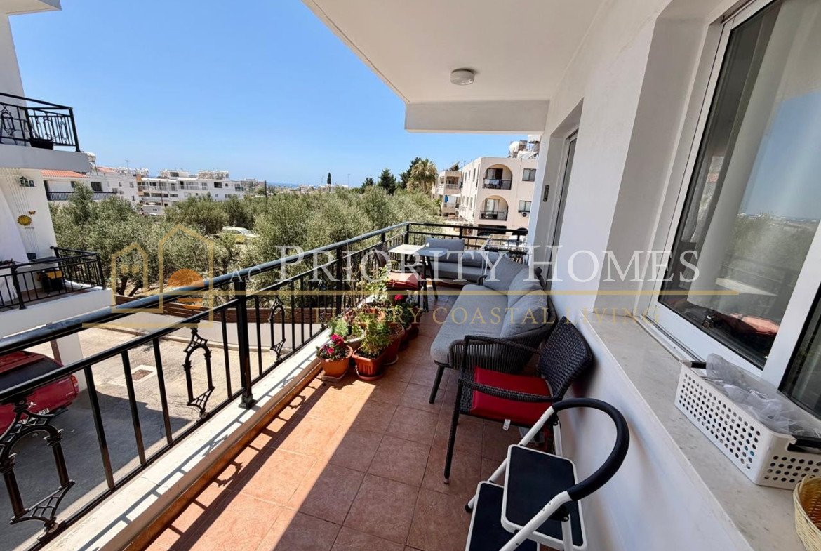 Spacious One-Bedroom Apartment with Sea Views in Tomb of the Kings