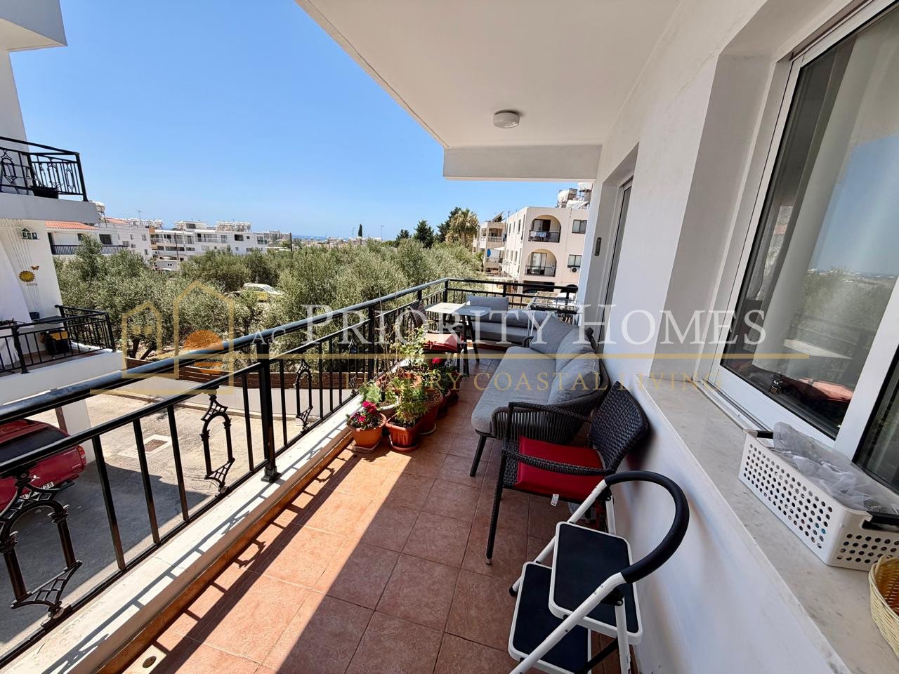 Spacious One-Bedroom Apartment with Sea Views in Tomb of the Kings