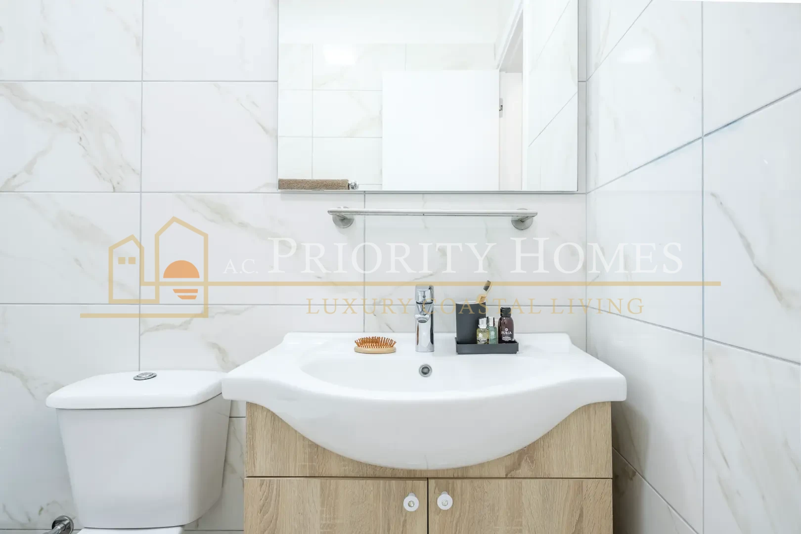 Modern Two Bedroom Apartment in Universal