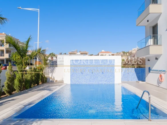 Stylish Fully Furnished One-Bedroom Apartment in Universal